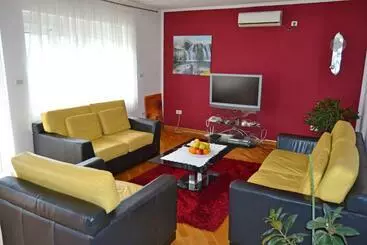 Bed & Breakfast Tivat Apartments