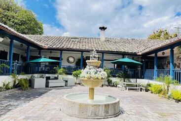 בית מלון כפרי Hacienda Hosteria Chorlavi