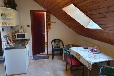 פנסיון Pereszlényi Vendégház