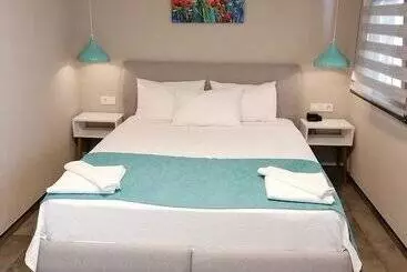 Aparthotel Yali Apart  Otel