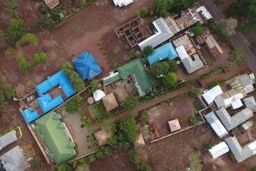 هتل West East Lodge