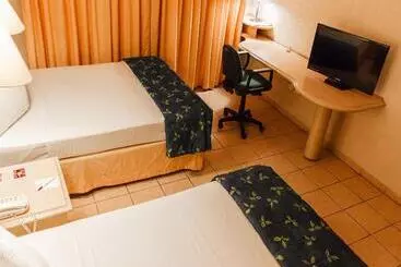 Отель Plaza Inn Express