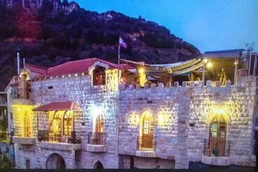 هتل Remhala Guest House