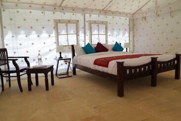 Hotel Singh's Royal Desert Resort