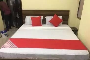 پانسیون Arora Classic Guest House
