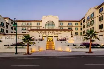 Hotelli Courtyard By Marriott Santa Cruz