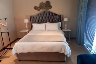 ペンション The Hills Guest House