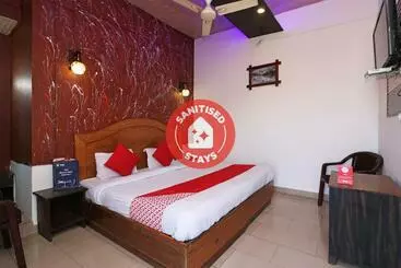Hôtel Flagship 75751  Surya