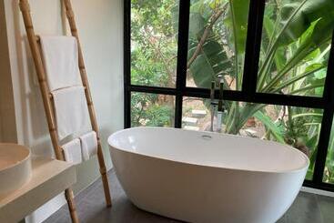 Aamiaismajoitus (B&B) Villa The Spot Koh Samui