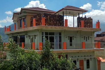 Hôtel Homestay Villa Diva Tambi