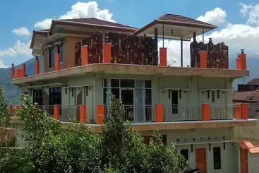 Hotelli Homestay Villa Diva Tambi