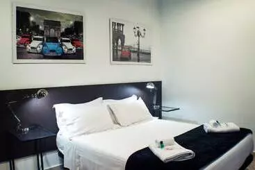 Quart Youth Hostel & Apartments