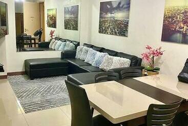 Aparthotel Field Residences