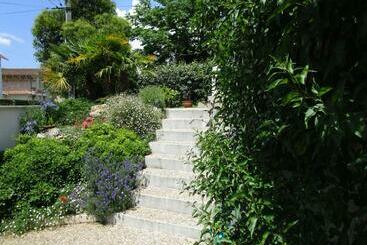 住宿加早餐  Chambre D Hôte, Royan Plage, Petit Déjeuner Bio