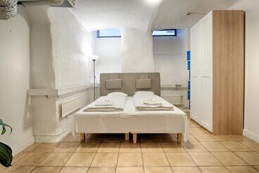 هاستل Nomad Cave