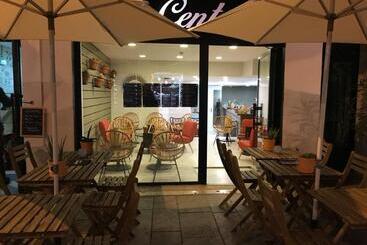 בית מלון כפרי Central