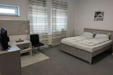 هتل Hunedoara Sport Confort