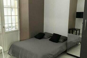 公寓式酒店  Five Stars S2