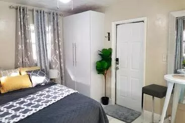 Majatalo Glam Private Studio 4 Miles From Beach