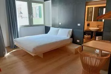پانسیون Le Meridiane City Rooms In Trento