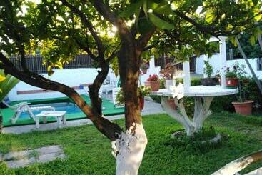 פנסיון Sweet Home