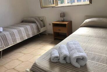 ペンション Appartamenti Vista Mare