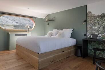 פנסיון La Peniche   Bed And Bicycle   Tournon