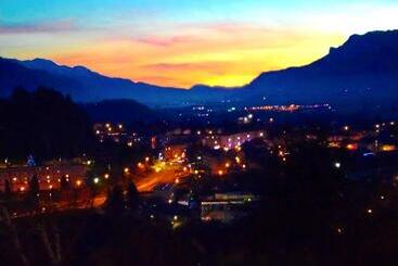 ベッドアンドブレックファースト Le Belvédère : Chambres Et Table D Hôtes