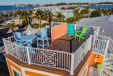 Отель Playa Esmeralda Home! Bradenton Beach Now Open!!!