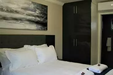 Bed & Breakfast Mahem Manor Guesthouse