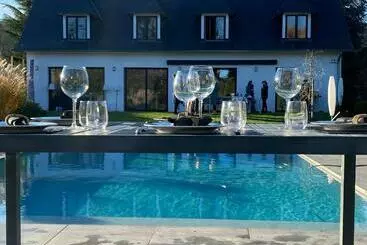 تختخواب و صبحانه Villa De La Meuse