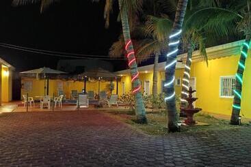 هتل Marina Del Sol