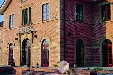 Отель Cavan Crystal