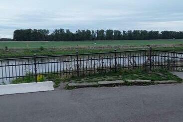 بنسيون Altes Bootshaus