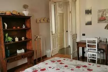 Pensione In Centro Da Laura, Via Repubblica 49 Bi