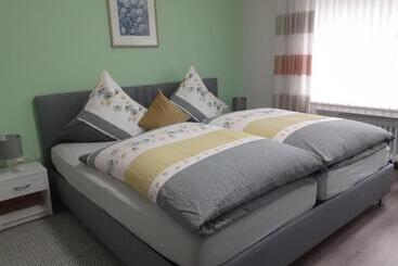 بنسيون Nähe Nürburgring In Quiddelbach, Gästezimmer Mit Lounge