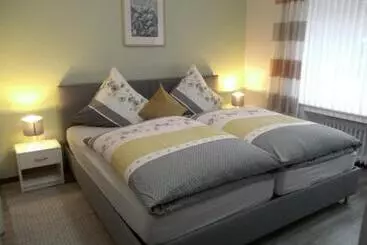Majatalo Nähe Nürburgring In Quiddelbach, Gästezimmer Mit Lounge