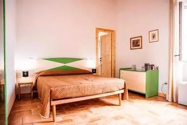 Aamiaismajoitus (B&B) Bobo S House Calasetta