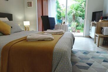 צימר Fleurs De Cosmos