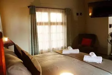 ホテル Wildnut Lodge And Game Farm
