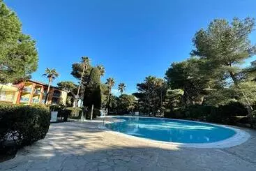 هتل آپارتمان La Badine 5p Plage Piscine Clim Jacuzzi Parc Luxuriant