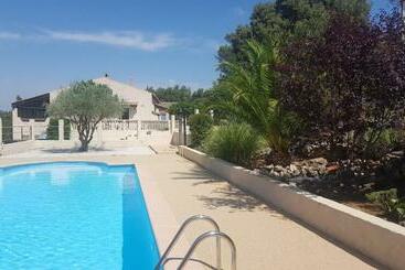 פנסיון Ailleurs Land   Provence