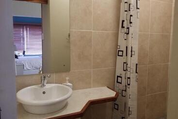 بنسيون 12 On Beach Guest House