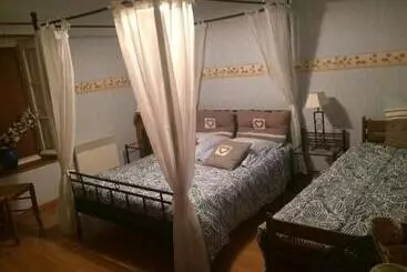 ベッドアンドブレックファースト Chambres Et Table D Hôtes Les Grivottes