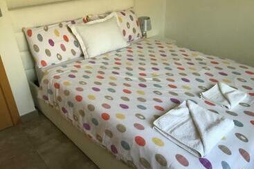 住宿加早餐  Double Room With Shared Bathroom And Shared Communal Areas R4