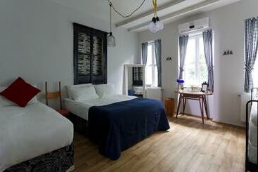 هتل Cheers Port House