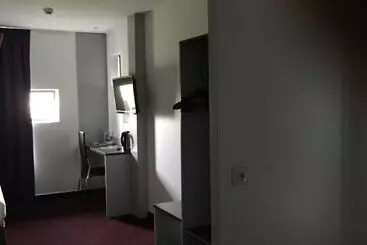 ホテル Kyriad Evreux  Netreville