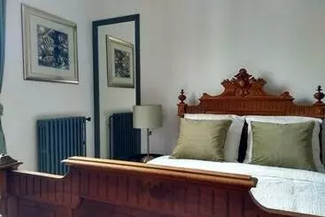 ベッドアンドブレックファースト Number15 Guesthouse Carcassonne