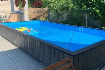 هتل آپارتمان Cedar Crest