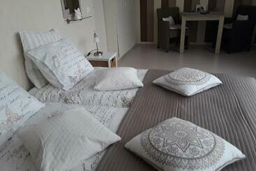 ベッドアンドブレックファースト De Spiegel